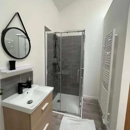 Maison Les Iris - 3 Et 3 Salles De Bain - 3 à 6 Personnes - Futuroscope * Avanton